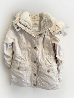 Hollister Ultimate Puffer Parka Jacket Women’s M Ivory Faux Fur Hood Winter NWT